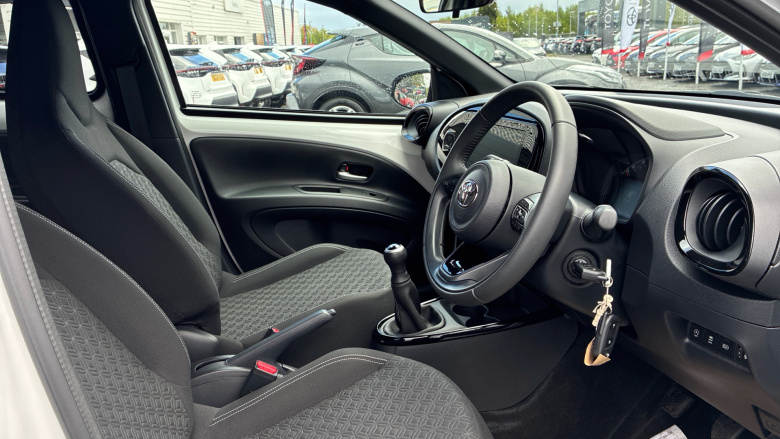 Toyota Aygo X 1.0 VVT-i Edge 5dr Petrol Hatchback